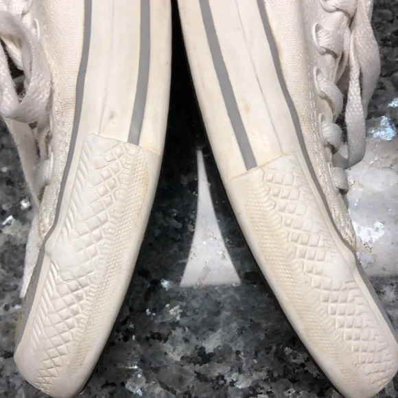 Converse All-Star Chuck Taylor Lo Glitter Toe Sneakers - Picture 7 of 17